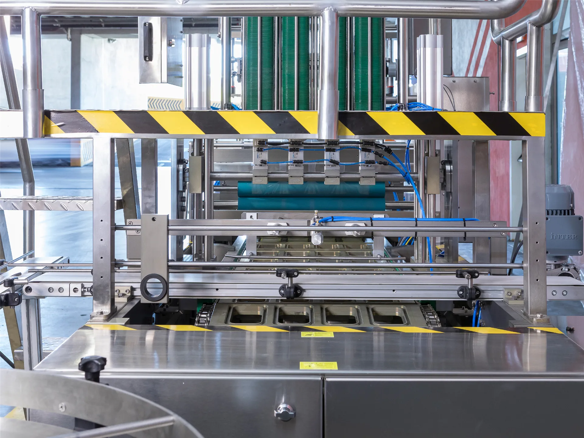 Linear Tray Sealer Machine- AT-TL (TRAY LINEER)